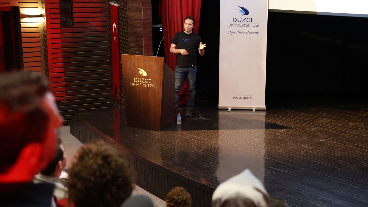 AKADEMİDE YAPAY ZEKÂ KULLANIMI VE ETİK İLKELER TARTIŞILDI