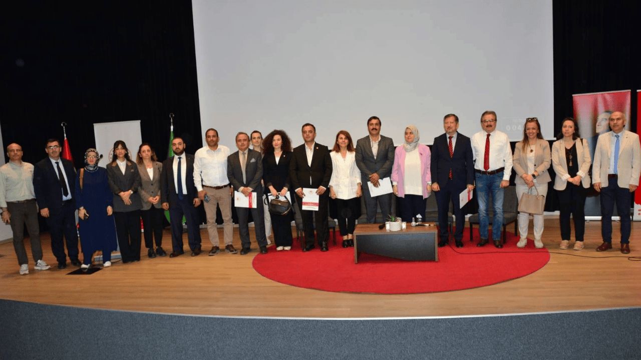 AKÇAKOCA’DA TARIMIN GELECEĞİ KAHVERENGİ KOKARCA PANELİNDE KONUŞULDU