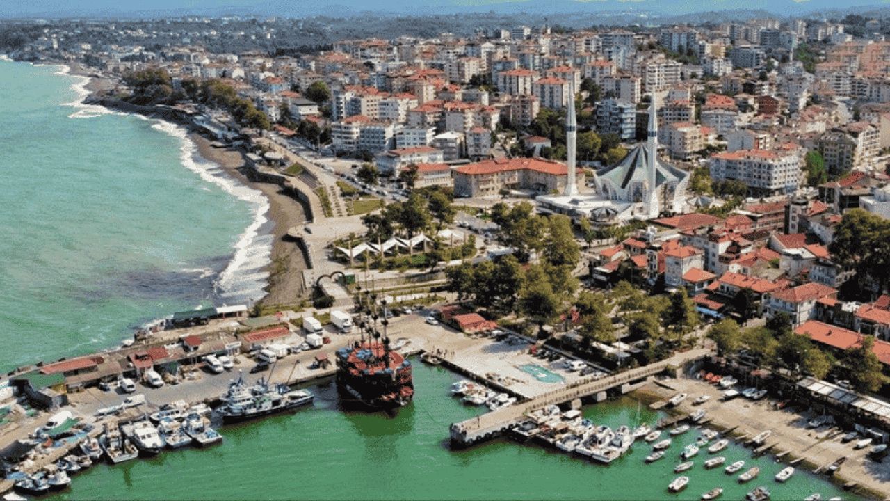 AKÇAKOCA’DA YAZ TRAFİĞİNE DÜZENLEME YENİ KARARLAR ALINDI