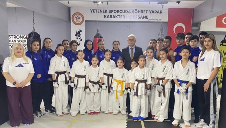 İl Müdürü Zekeriya Arslantürk 1453 Atılgan Spor Kulübü’nü Ziyaret Etti