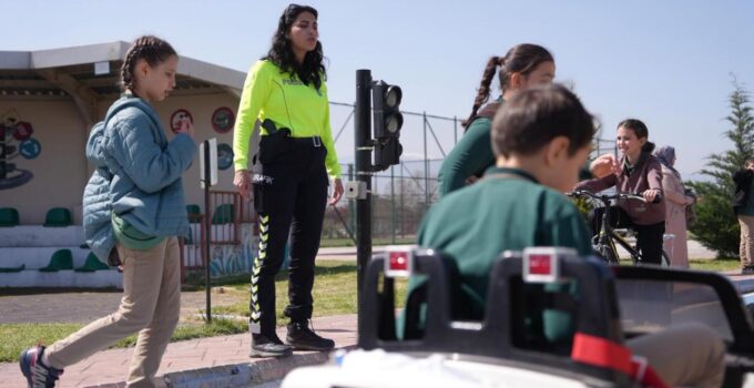 Düzce’de Miniklere Trafik Eğitimi: Öğrenirken Bilinçlendiler