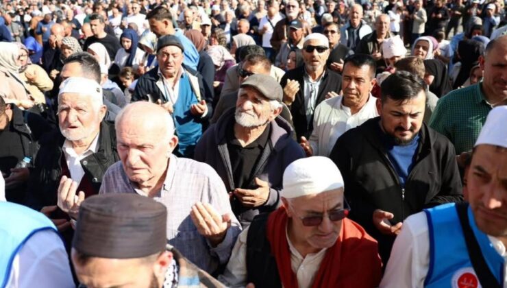 Hacı Adayları Dualarla Kutsal Topraklara Uğurlandı