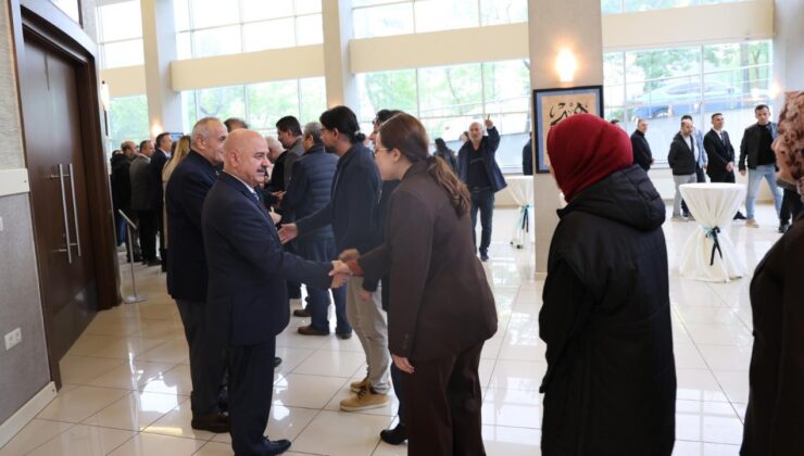 Düzce Üniversitesi’nde Geleneksel Bayramlaşma Töreni Düzenlendi