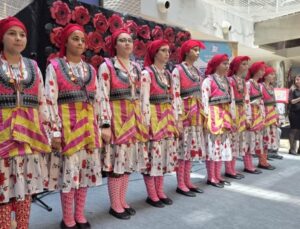 Düzce’de Genç Yetenekler Eserleriyle Sahne Aldı