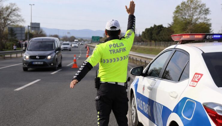 Düzce’de Bayram Trafik Denetimleri: 170 Araç Trafikten Men Edildi